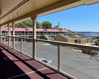 بورت تاونسيند إن - بورت تاونسند - شرفة