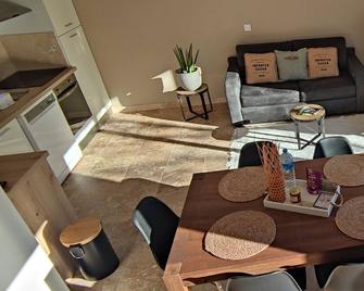 'La maisonnette'Au calme et sans vis à vis classé 3 etoiles - Canaules-et-Argentières - Sala de estar