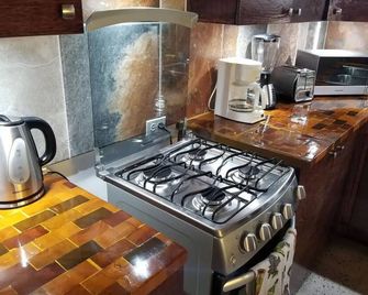 New & Stunning, with the character of our town! - Orange Walk - Cocina