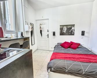 Sweet Home Marceau 6 studios hyper centre proche de la mer et du palais - Cannes - Habitación
