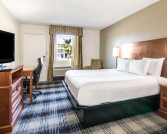 Super 8 by Wyndham Perry GA - Perry - Quarto