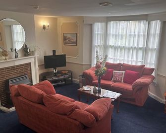 The Beaumont - Sittingbourne - Living room
