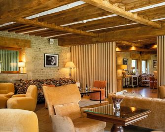 ليه مانوار دي تورجفيل - دوفيل - ردهة