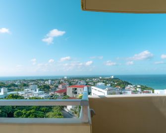 Top-Floor Sky View | 270° Stunning Ocean-View 4ldk - Okinawa - Balcony