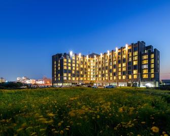 Brown Suites Jeju Hotel & Resort - Seogwipo - Gebouw