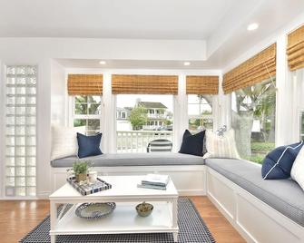 129 G St - Newport Beach - Living room