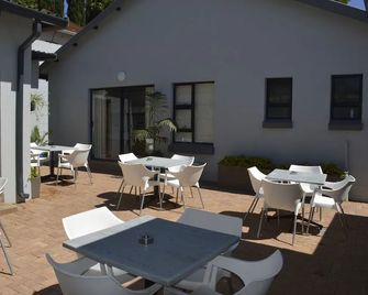 Explorer Backpackers - Johannesbourg - Patio