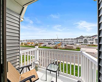 Beach Condo in Sea Bright, NJ - Rumson - Balcony