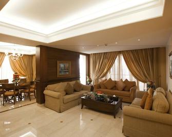 Ramada Plaza Beirut-Raouche - ביירות - סלון