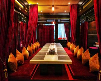 The Royal Oak Hotel - Bhatkal - Restaurant