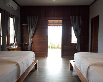 Emir Surfcamp - Pekutatan - Bedroom