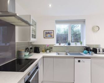 1 Bed Chalet in Bude - Parking & Wifi - Bude - Cuisine