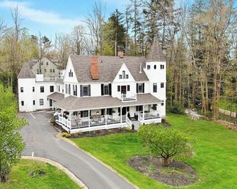 The Constance by The Lenox Collection - Lenox - Edificio