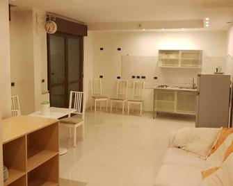 Apartment In A Residential Complex - Fiano Romano - Obývací pokoj