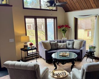 Otter Creek Eau Claire Altoona - Altoona - Living room
