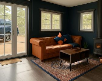 Secluded Forest Retreat - Toodyay - Living room