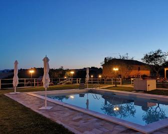 Montenovo Country House: Rustic Home 20% Discount From 01/09 To 31/10 - Ostra Vetere - Piscina