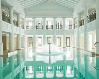 ماندولا روزا جريكوتيل بوتيك ريزورت - كيليني - حوض السباحة