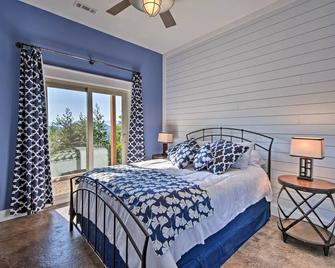 Hiawassee Home w/ Views 1 Mi to Lake Chatuge - Hiawassee - Schlafzimmer