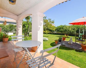Amazing Home In Borgo With Kitchen - Borgo - Patio