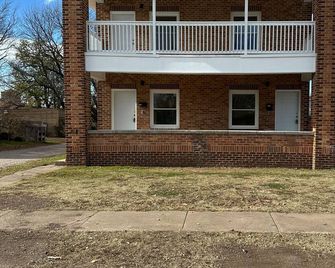 Refinery Haven Cove - Ponca City - Budova