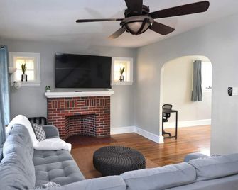 Serene modern 3-bedroom house in Shillington - Shillington - Sala de estar
