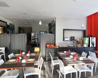 Welcoming Studio with Easy Orly Airport Access & Access to Tramway - Chevilly-Larue - Restaurant