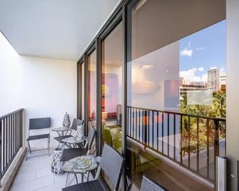 Just Remodeled Ocean View Waikiki Banyan Penthouse! Free Parking! (13710) - Honolulu - Balkon