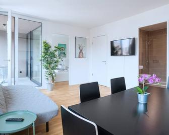 Hitrental Messe Apartments - Basel - Dining room