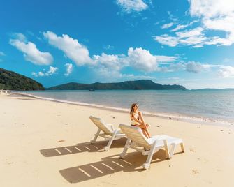 My Beach Resort Phuket - Wichit - Strand