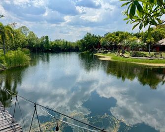 Khao Yai Lake Hill Resort - Ban Khanong Phra Nua - Outdoors view