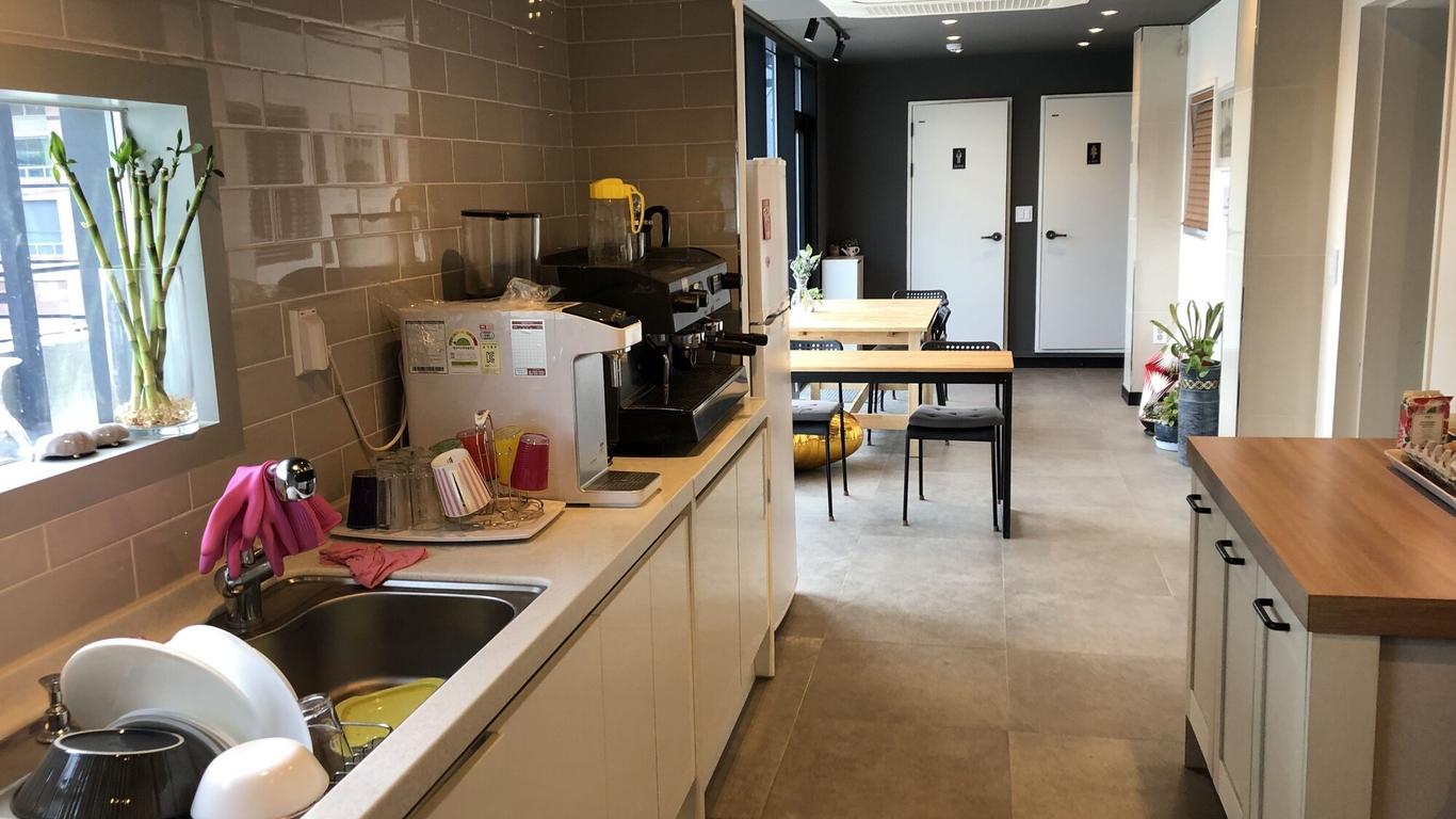 Yh Guesthouse