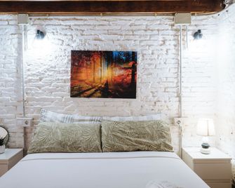 Airbhouse Private Rooms & Apartments - Sevilla