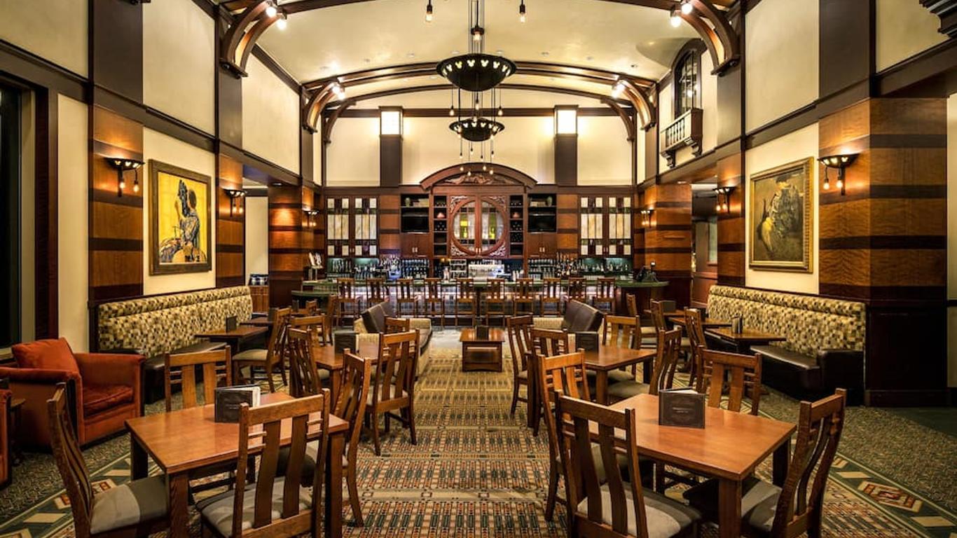 ديزنيز جراند كاليفورنيان هوتل آند سبا