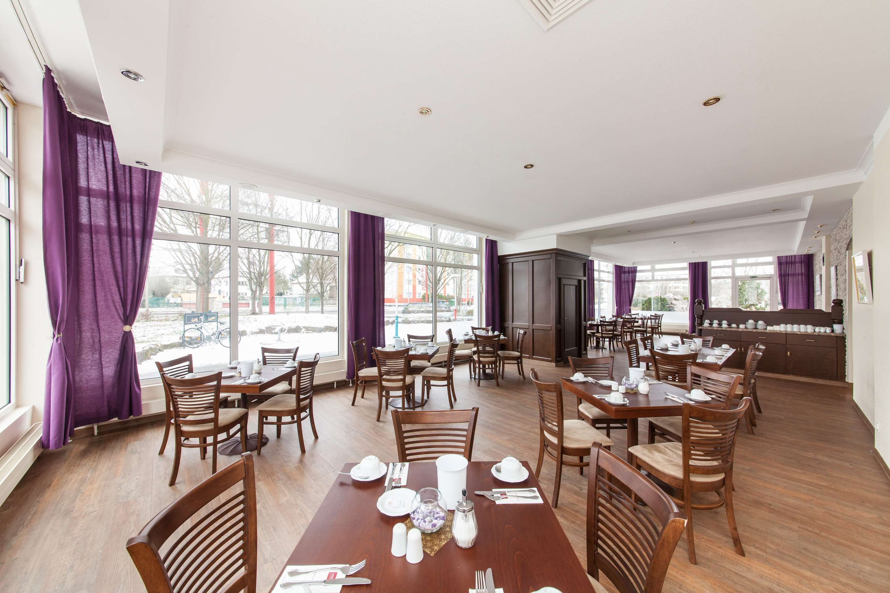 أكورا لايبزيغ ليفينج ذا سيتي - ليبزيغ - مطعم