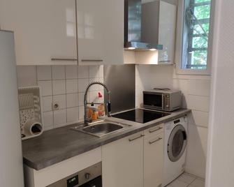 Cozy And Bright 1b Apartment Close To The Metro! - Ivry-sur-Seine - Küche