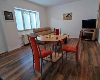 FeWo Alsfeld / Vogelsberg 1 mit extra Eingang - Alsfeld - Їдальня