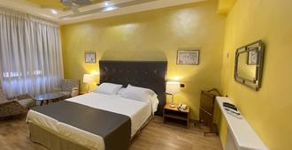 Hotel Cicolella - Foggia - Schlafzimmer