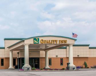Quality Inn - Huntingburg - Building