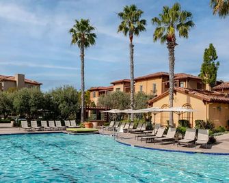 Finding Meili-Waterside Newport Coast Resort + Amenities. 2br Condo - Newport Coast - Pool