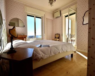 Panorama Apartment in Ospedaletti by Wonderful Italy - Ospedaletti - Chambre