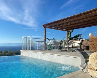 Villa Michaela con piscina privata e vista mare - Capo Vaticano - Piscine