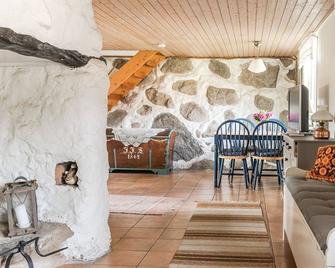 Holiday Home Västra Näs by Interhome - Sölvesborg - Huiskamer