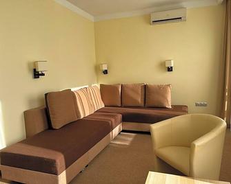 Nereus Park Hotel - Balatonalmádi - Wohnzimmer