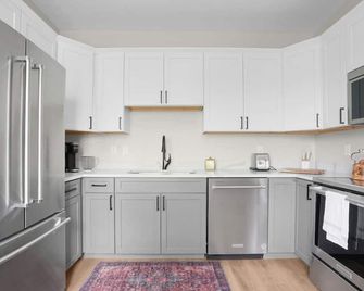 Chic Downtown Franklin Condo-Sleeps 6! - Franklin - Cocina