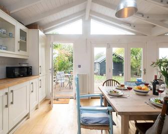 3 Uplands - Thorpeness - Dining room