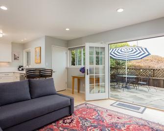 Executive Pied-a-Terre in Point Richmond - Richmond - Living room