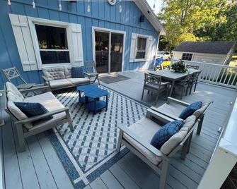 Fall dates available! Also booking 2026! - Silver Lake - Patio