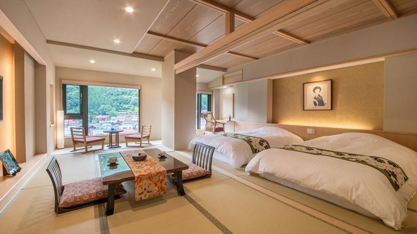 Yamamizuki Urara Tsutaya