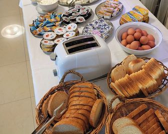 Konak Vukasinovic - Free Parking - Belgrado - Buffet